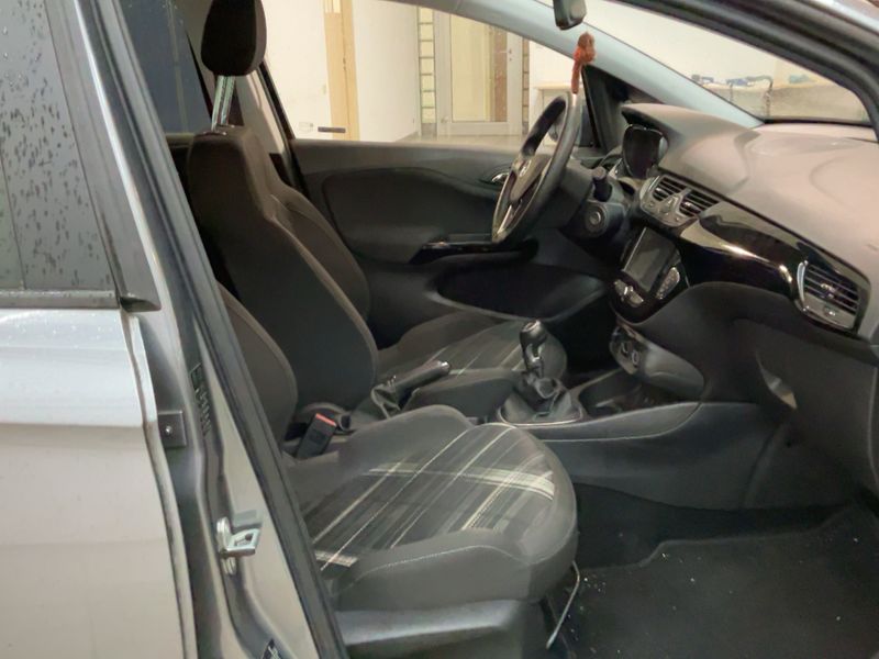 Opel Corsa 1.4 Color Edition 2018 – снимка 17