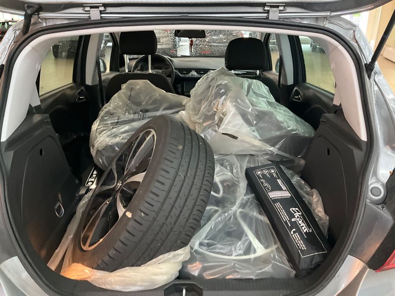 Opel Corsa 1.4 Color Edition 2018 – снимка 15