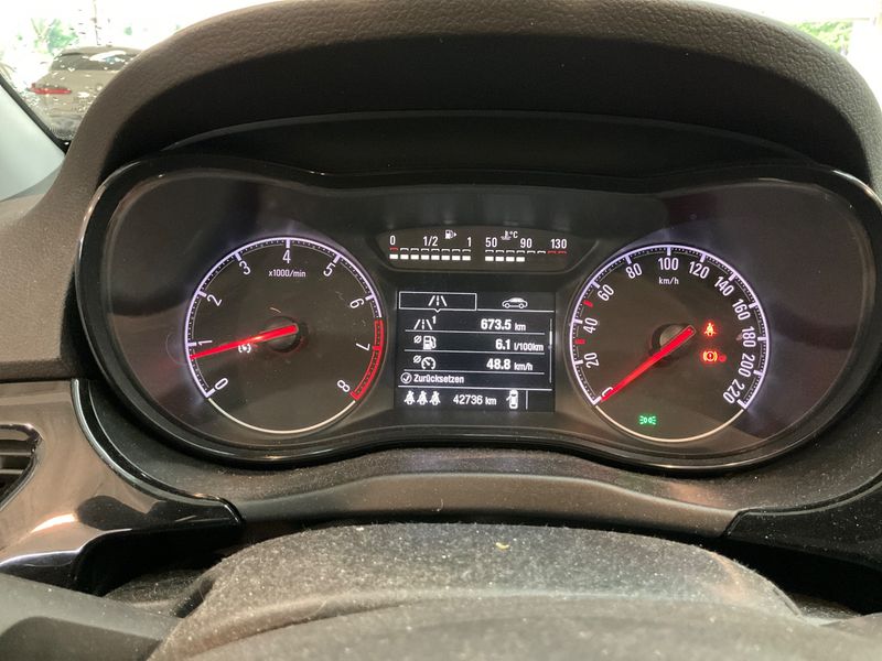 Opel Corsa 1.4 Color Edition 2018 – снимка 19