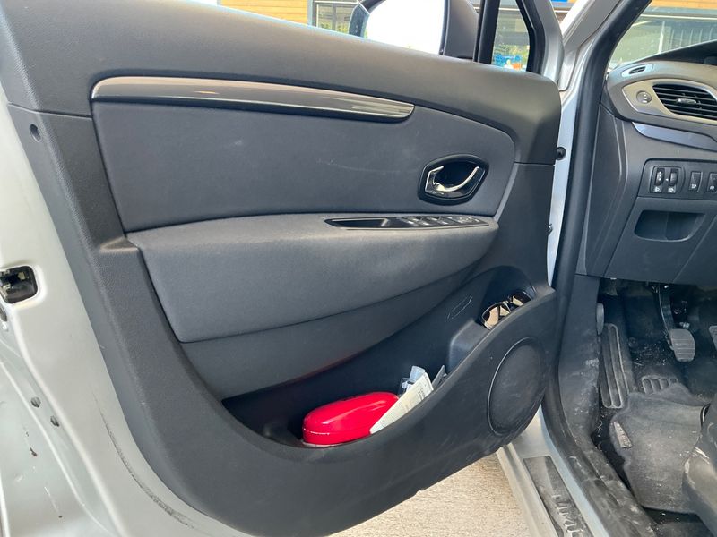 Renault Grand Scenic 1.5 dCi Energy Limited 2016 – снимка 30