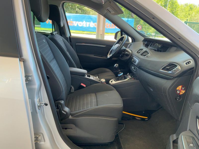 Renault Grand Scenic 1.5 dCi Energy Limited 2016 – снимка 17