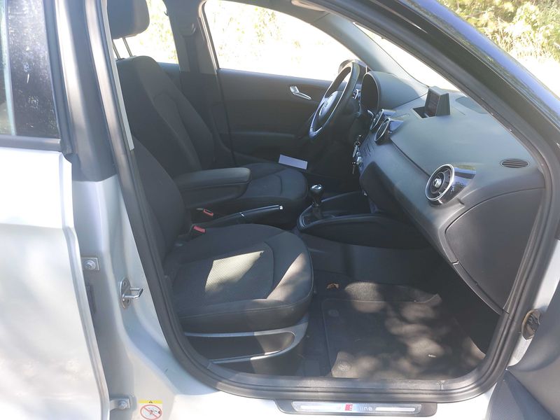 Audi A1 Sportback 1.6 TDI Ambiente 2013 – снимка 10