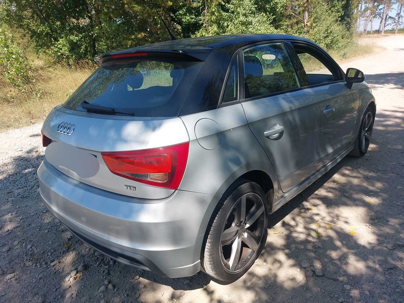Audi A1 Sportback 1.6 TDI Ambiente 2013 – снимка 5