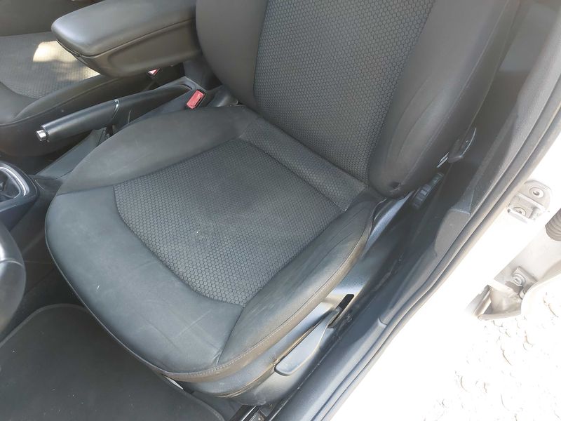 Audi A1 Sportback 1.6 TDI Ambiente 2013 – снимка 72