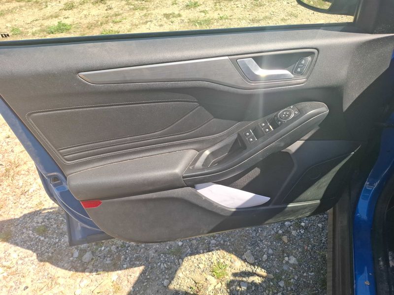 Ford Focus 1.5 EcoBlue TDCi Titanium 2019 – снимка 32