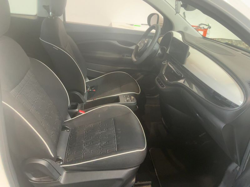 Fiat 500e Cabrio electric drive 87 kW 2024 – снимка 16