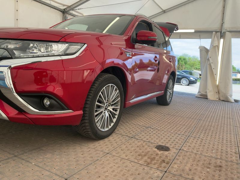 Mitsubishi Outlander 2.4 PHEV Spirit 4WD 2021 – снимка 2