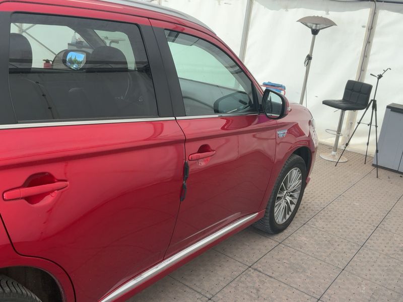 Mitsubishi Outlander 2.4 PHEV Spirit 4WD 2021 – снимка 10