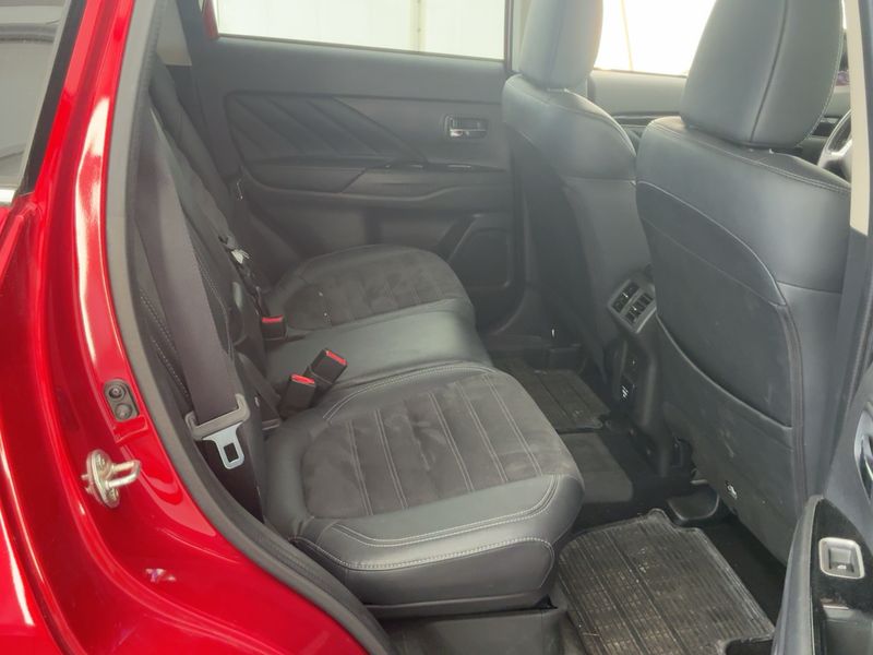 Mitsubishi Outlander 2.4 PHEV Spirit 4WD 2021 – снимка 19