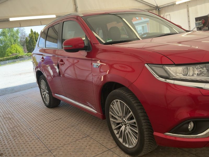 Mitsubishi Outlander 2.4 PHEV Spirit 4WD 2021 – снимка 12