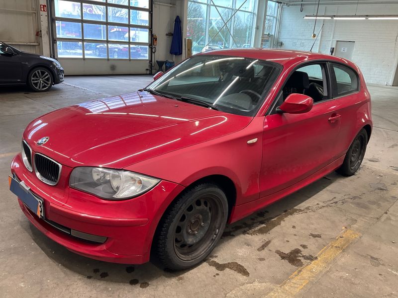 BMW 1er 116i 2010 – снимка 1