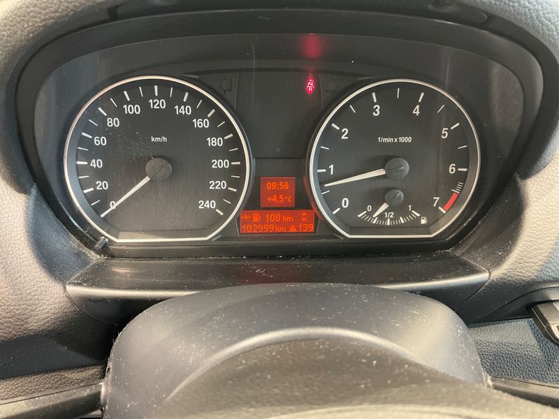 BMW 1er 116i 2010 – снимка 4