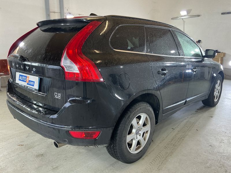 Volvo XC60 2.4 D5 Momentum AWD 2010 – снимка 8