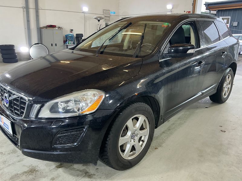 Volvo XC60 2.4 D5 Momentum AWD 2010 – снимка 2