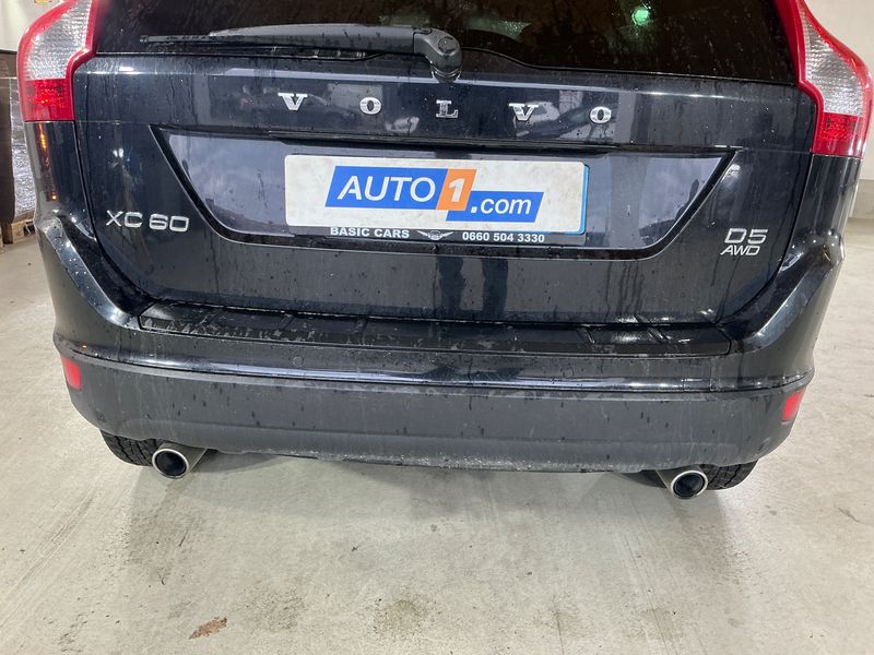 Volvo XC60 2.4 D5 Momentum AWD 2010 – снимка 32