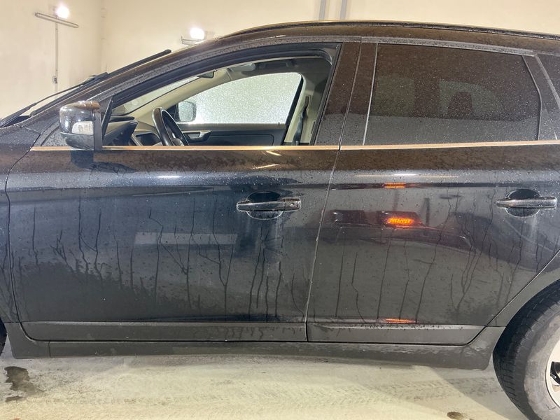 Volvo XC60 2.4 D5 Momentum AWD 2010 – снимка 4