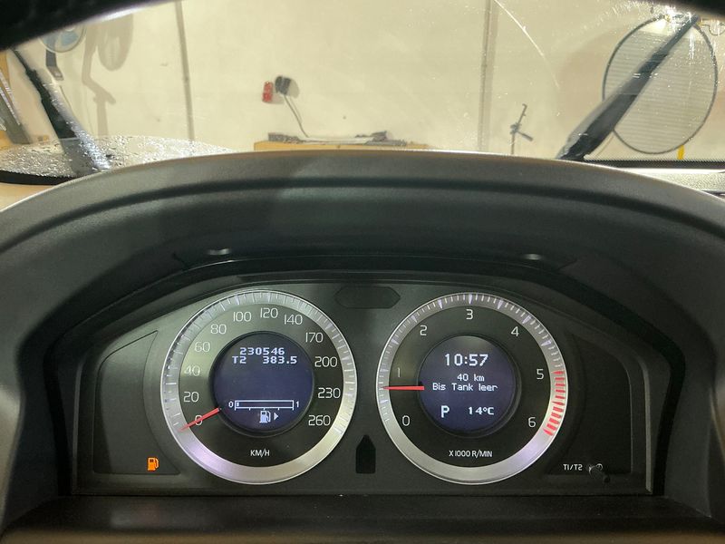 Volvo XC60 2.4 D5 Momentum AWD 2010 – снимка 18