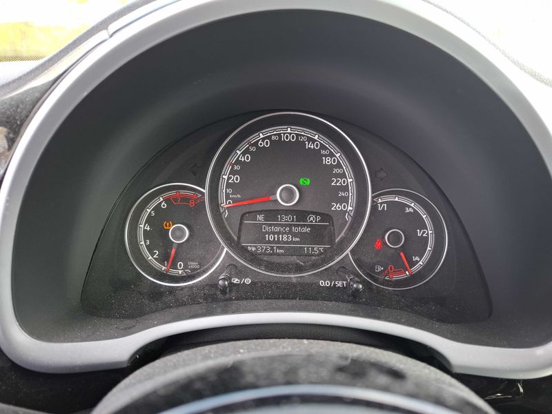 Volkswagen Beetle 1.2 TSI Design BlueMotion 2017 – снимка 12