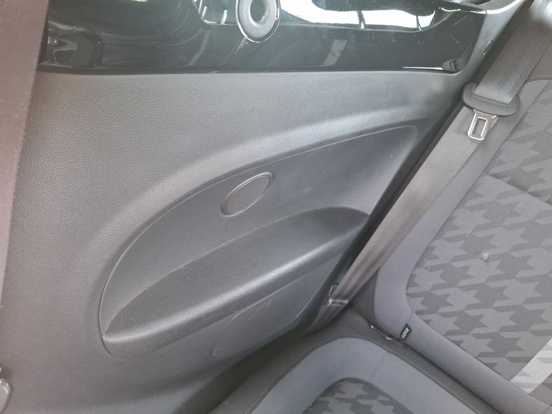 Volkswagen Beetle 1.2 TSI Design BlueMotion 2017 – снимка 41
