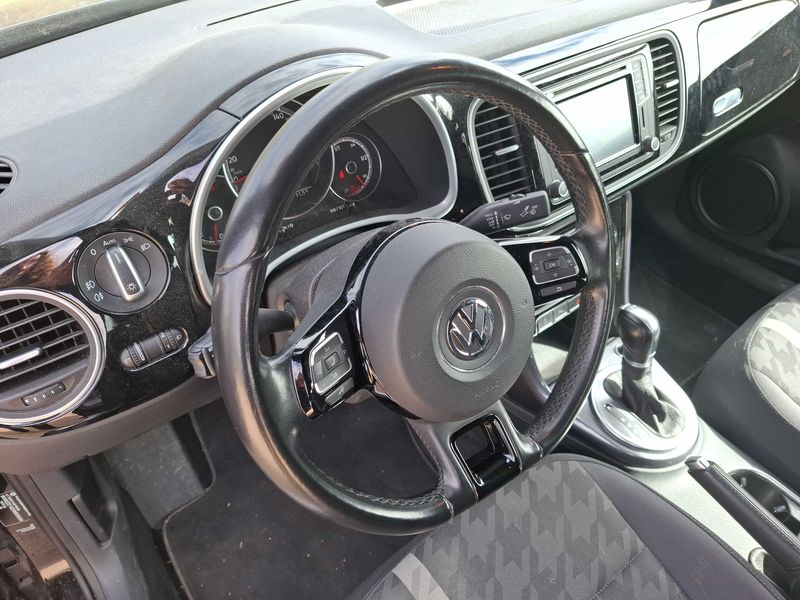 Volkswagen Beetle 1.2 TSI Design BlueMotion 2017 – снимка 60