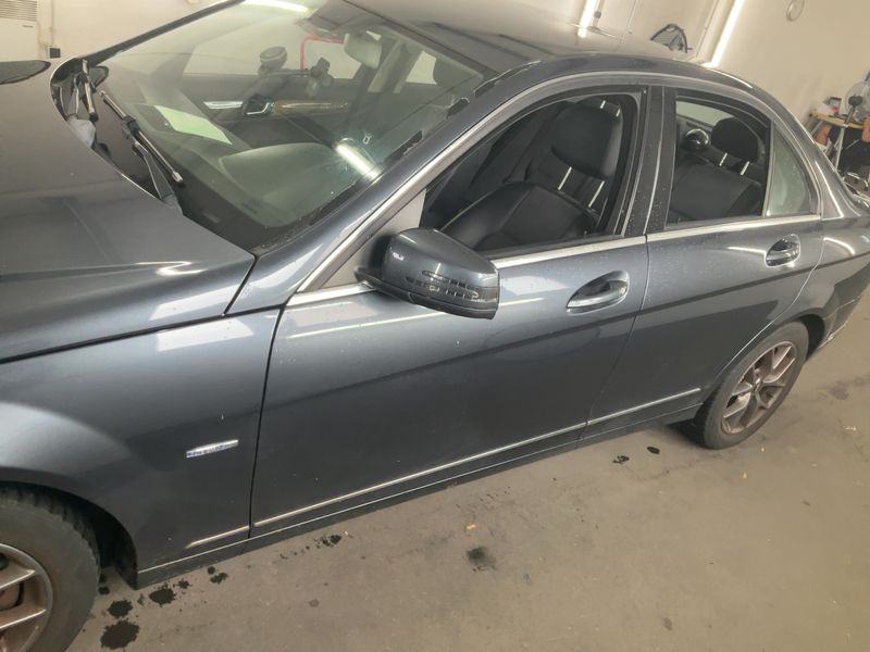 Mercedes-Benz C-Klasse C 200 CGI BlueEfficiency Sport Edition Avantgarde 2010 – снимка 4