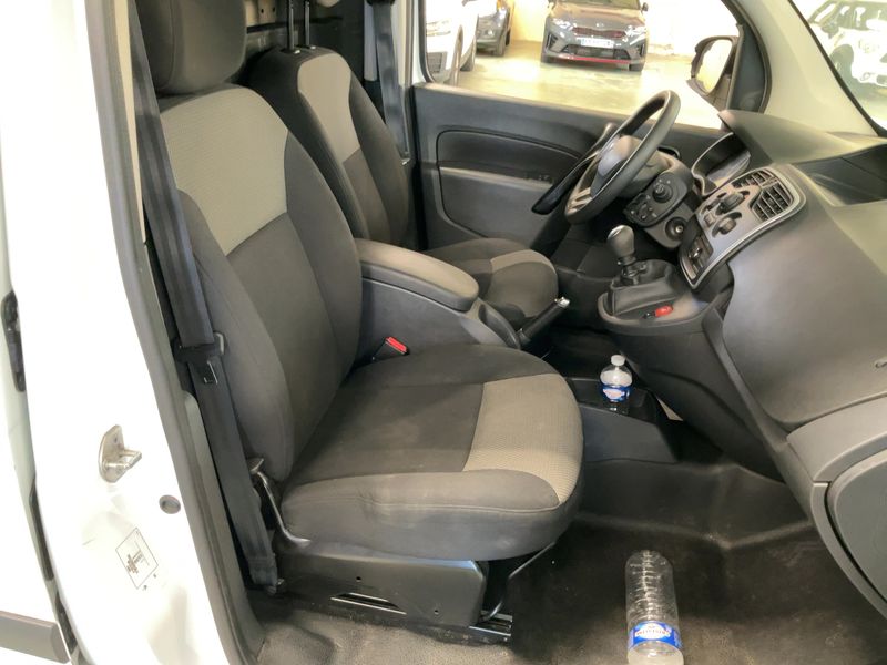 Renault Kangoo 1.5 BLUE dCi Express Extra Série Spéciale 2020 – снимка 16