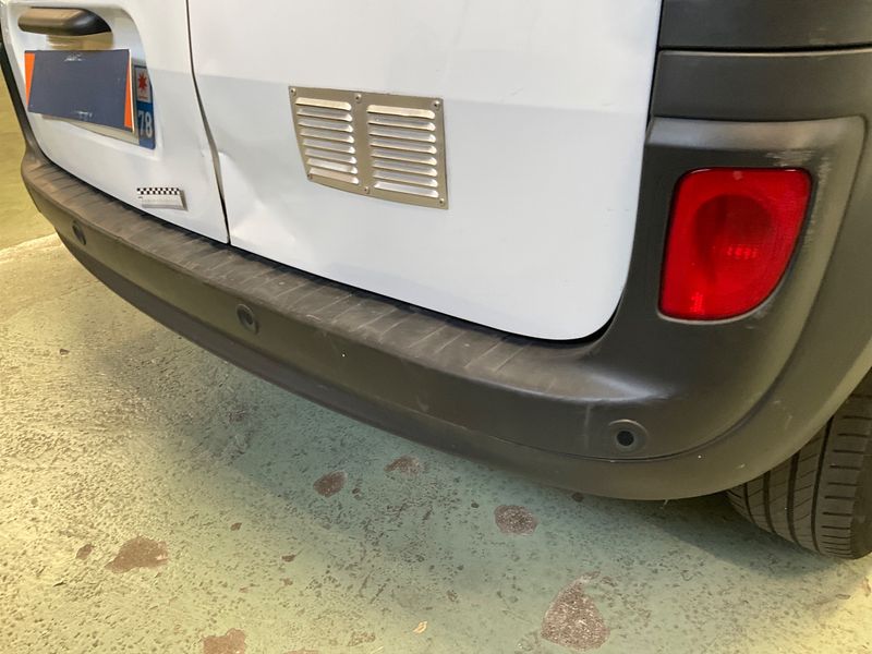 Renault Kangoo 1.5 BLUE dCi Express Extra Série Spéciale 2020 – снимка 32
