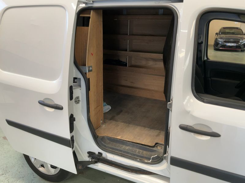 Renault Kangoo 1.5 BLUE dCi Express Extra Série Spéciale 2020 – снимка 19
