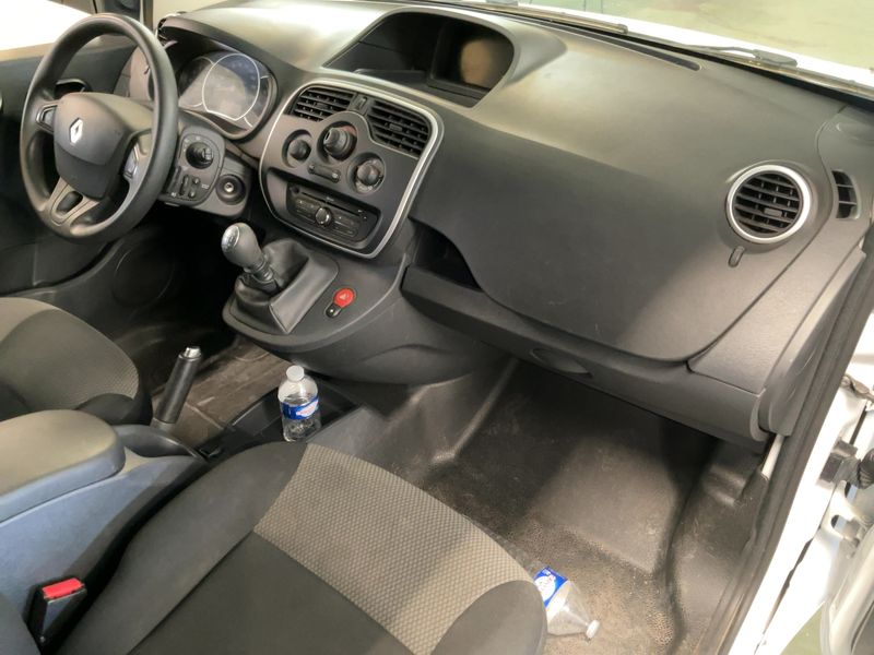 Renault Kangoo 1.5 BLUE dCi Express Extra Série Spéciale 2020 – снимка 17