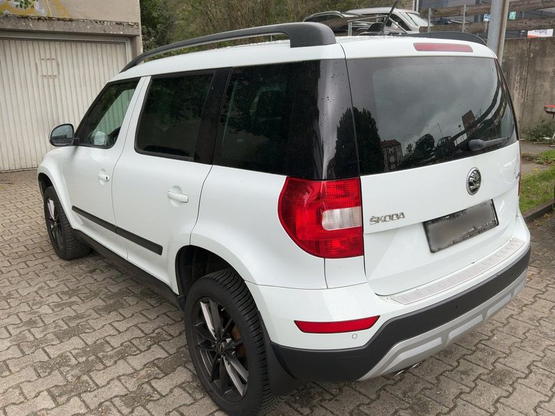 Skoda Yeti 2.0 TDI Ambition Outdoor 2015 – снимка 6
