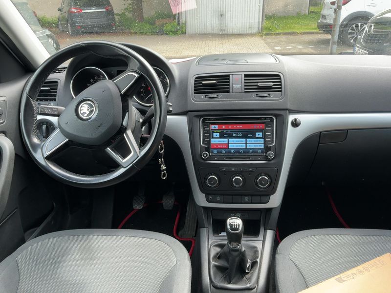 Skoda Yeti 2.0 TDI Ambition Outdoor 2015 – снимка 17