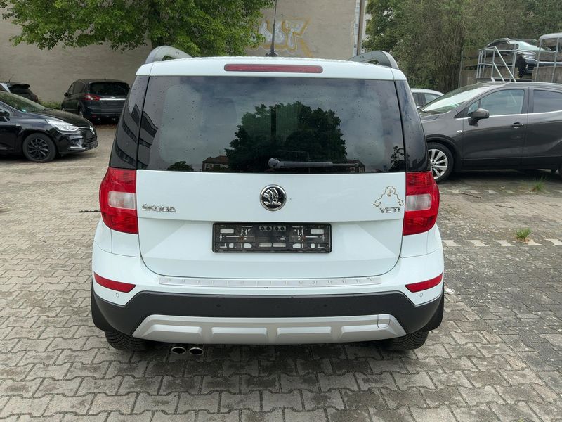 Skoda Yeti 2.0 TDI Ambition Outdoor 2015 – снимка 7