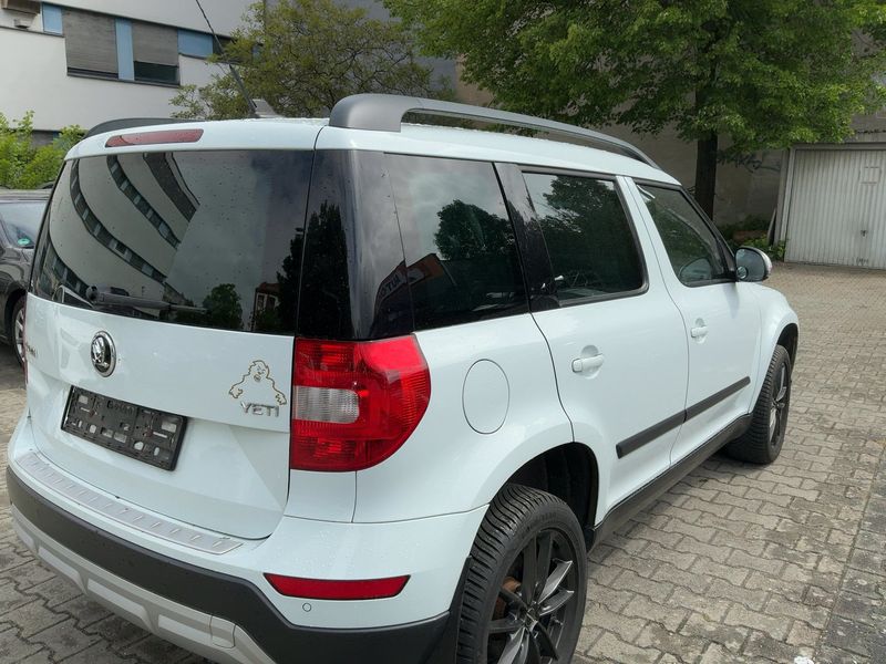 Skoda Yeti 2.0 TDI Ambition Outdoor 2015 – снимка 8