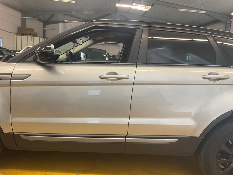 Land Rover Evoque 2.0 ed4 SE Dynamic 2017 – снимка 4