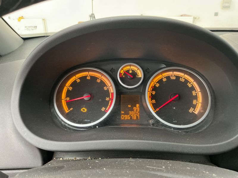 Opel Corsa 1.2 Color Edition 2011 – снимка 4