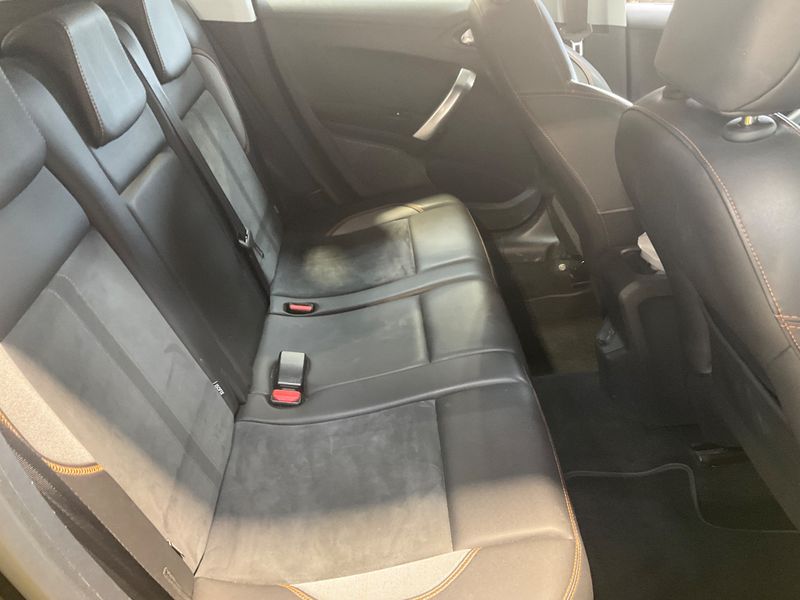 Peugeot 2008 1.6 Blue-HDi Crossway 2016 – снимка 19