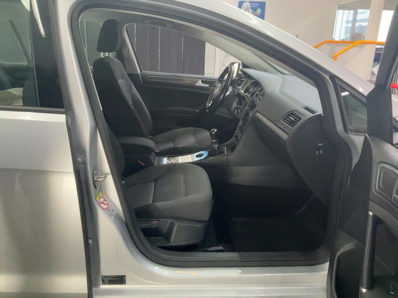 Volkswagen Golf VII 1.6 TDI Comfortline BlueMotion Tech 2019 – снимка 17