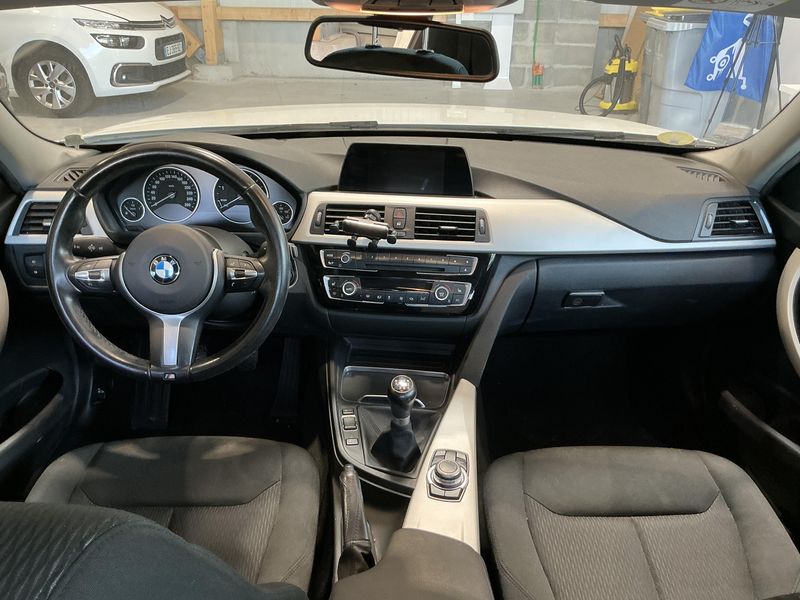 BMW 3er 318d Lounge 2017 – снимка 12