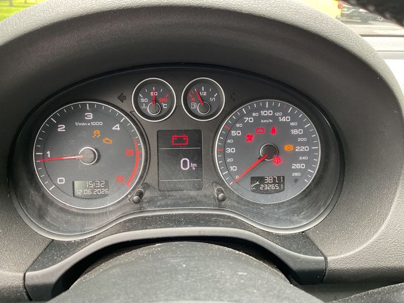 Audi A3 Sportback 1.6 TDIe Attraction 2011 – снимка 4