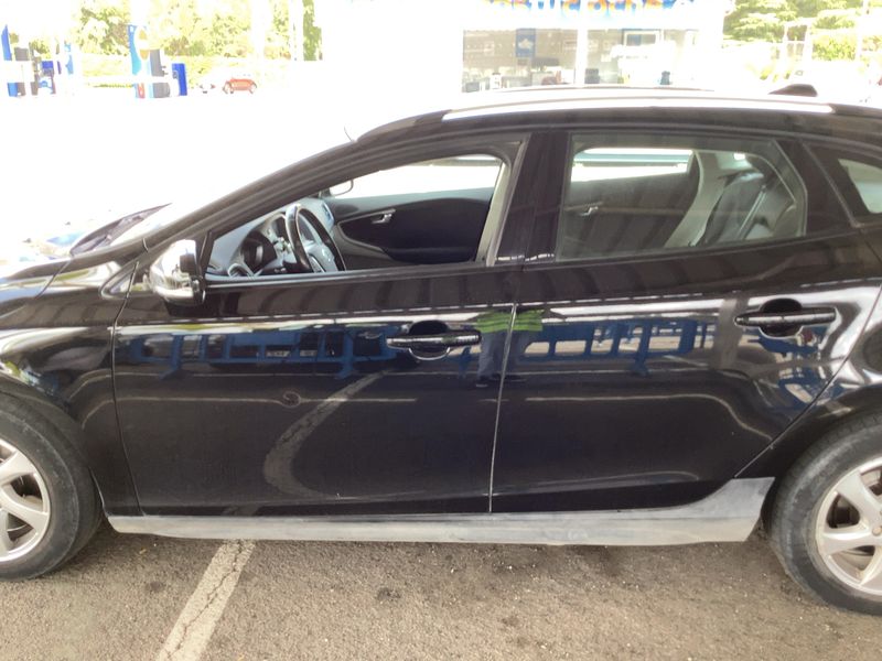 Volvo V40 Cross Country 2.0 D2 Momentum 2016 – снимка 4