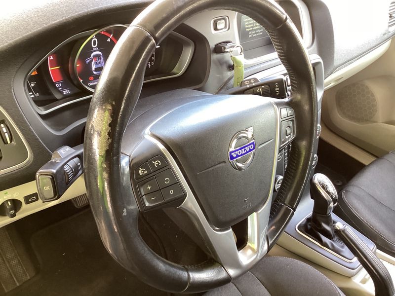Volvo V40 Cross Country 2.0 D2 Momentum 2016 – снимка 24