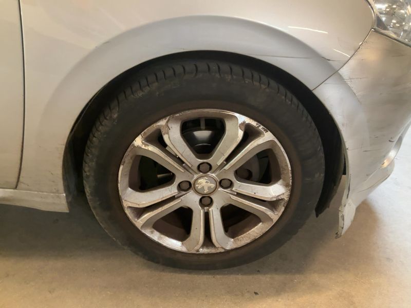 Peugeot 208 1.6 Allure 2013 – снимка 11