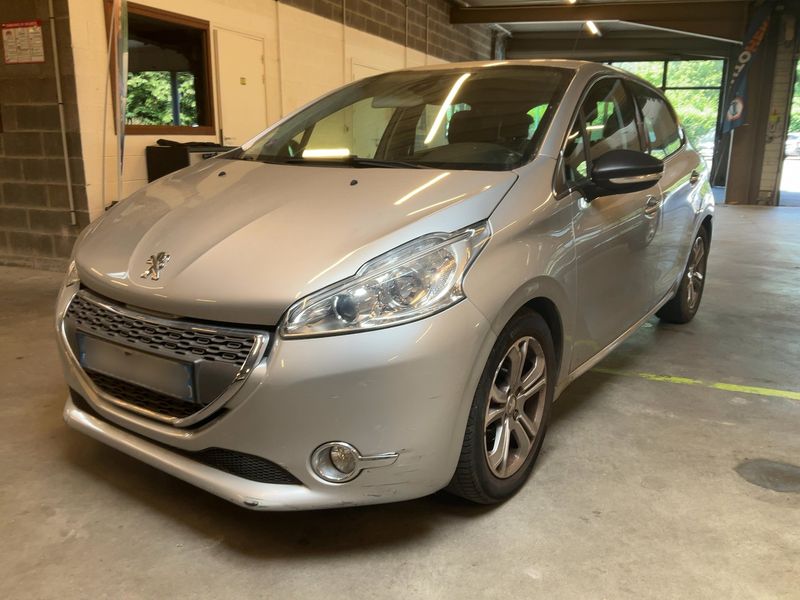 Peugeot 208 1.6 Allure 2013 – снимка 1