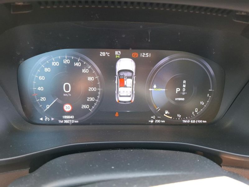 Volvo XC40 1.5 T5 Plug-in Hybrid Inscription 2WD 2021 – снимка 11