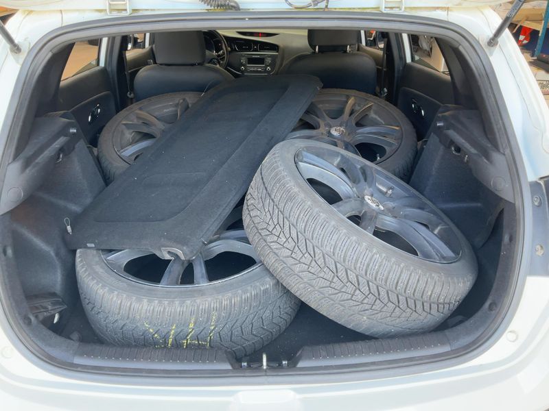 Kia cee'd 1.6 TGDI GT-Challenge 2014 – снимка 16