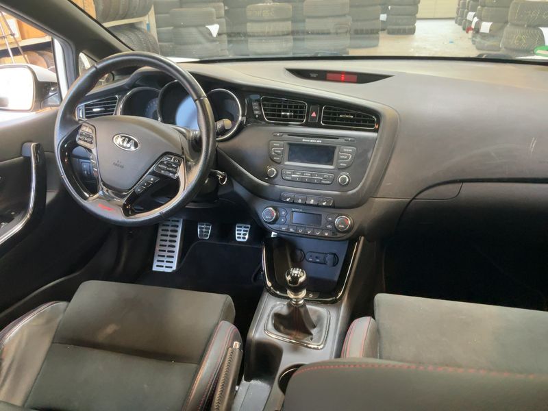 Kia cee'd 1.6 TGDI GT-Challenge 2014 – снимка 18