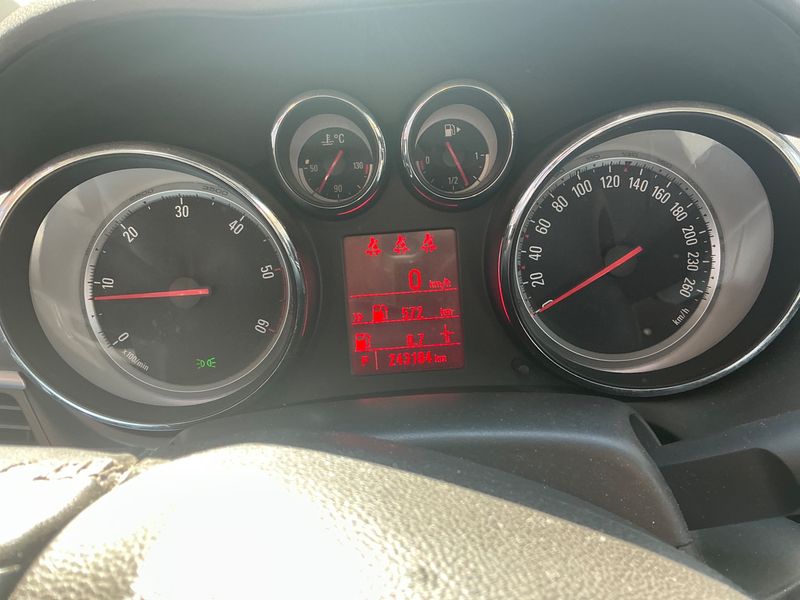 Opel Zafira Tourer 2.0 CDTI Edition 2015 – снимка 4