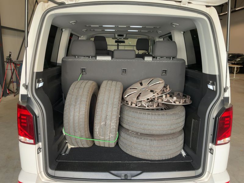 Volkswagen T6 Multivan 2.0 TDI Trendline FWD 2021 – снимка 16