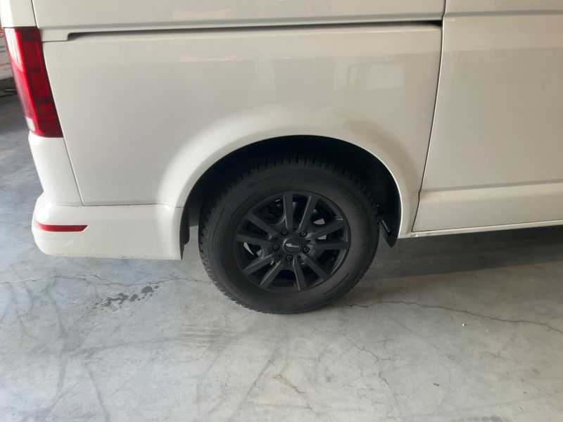 Volkswagen T6 Multivan 2.0 TDI Trendline FWD 2021 – снимка 9