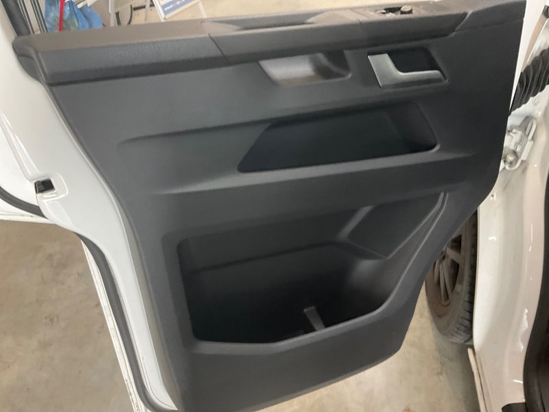 Volkswagen T6 Multivan 2.0 TDI Trendline FWD 2021 – снимка 26